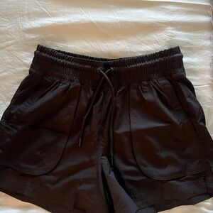 GAP StratusTech Quick Dry Shorts – XS (Black)